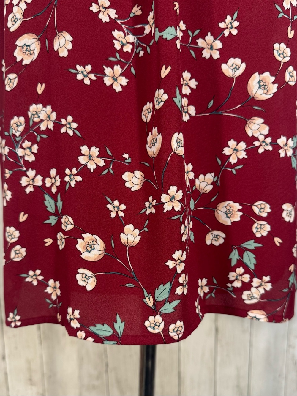 LOFT Floral Flutter Sleeve Blouse | Berry Red V-Neck Top | Size MP - Picture 3 of 9